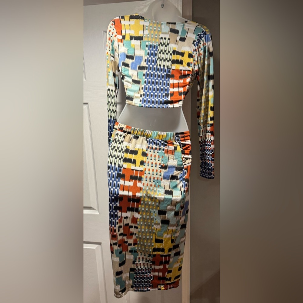 Multicolor Cutout Crop Top and Skirt Set (Size M) - Picture 5 of 8